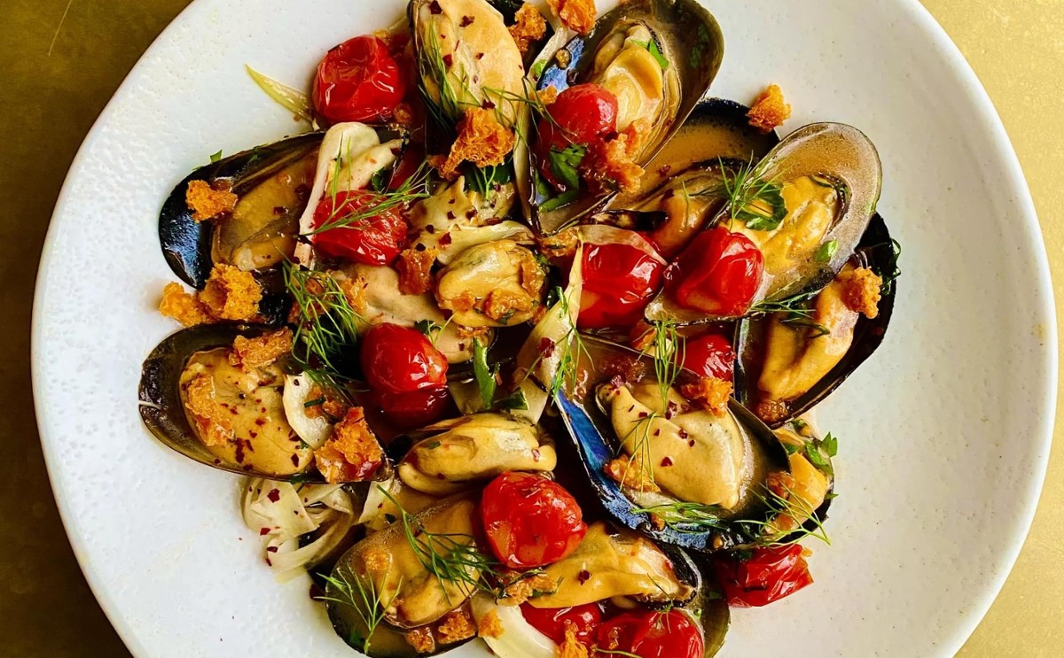 Lennox Hastieʼs Grilled Mussels, Tomatoes and Fennel Recipe Verified